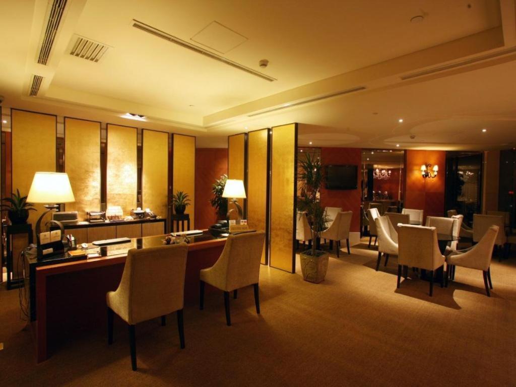 Huana Hotel Minhang Shanghai Bagian luar foto