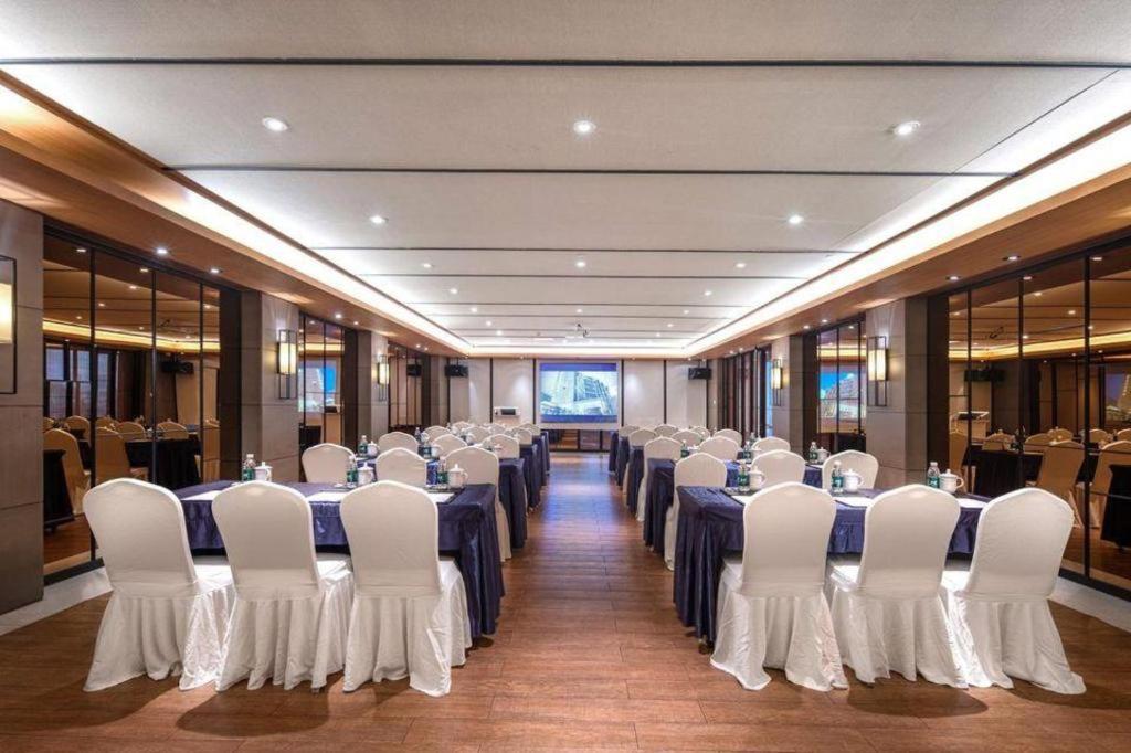 Huana Hotel Minhang Shanghai Bagian luar foto