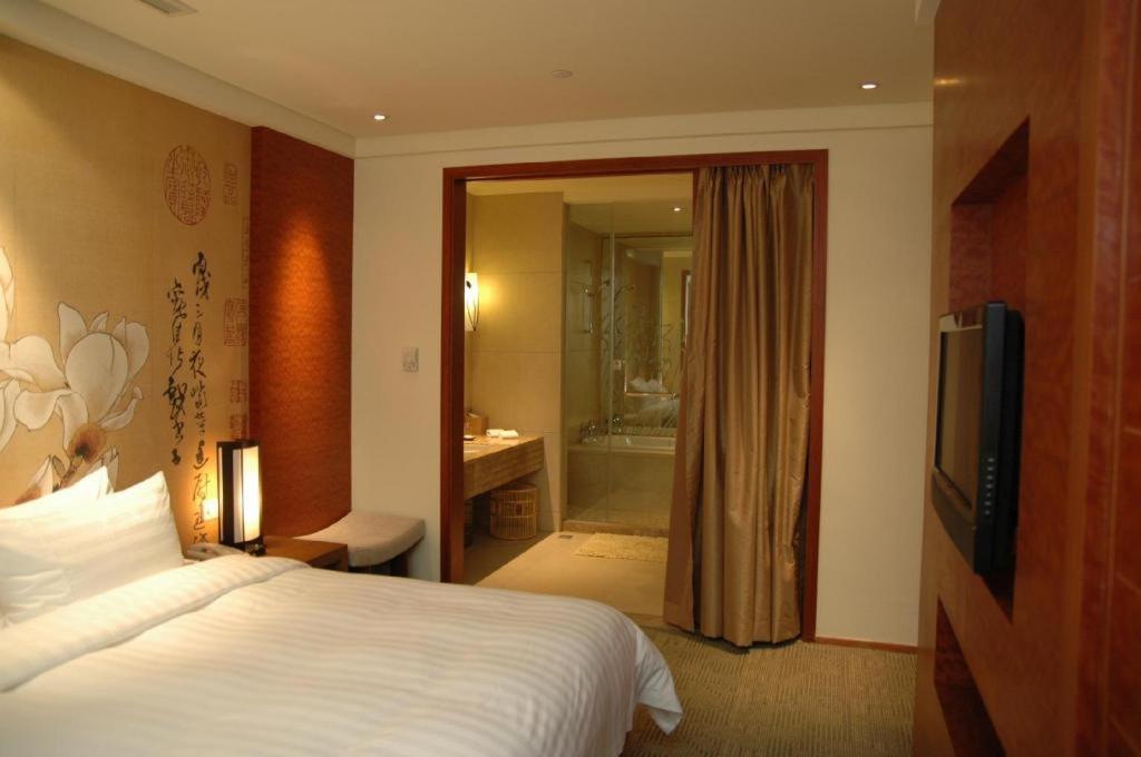 Huana Hotel Minhang Shanghai Bagian luar foto