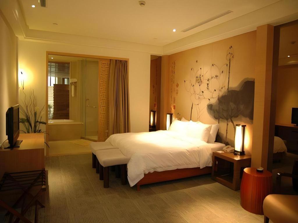 Huana Hotel Minhang Shanghai Bagian luar foto