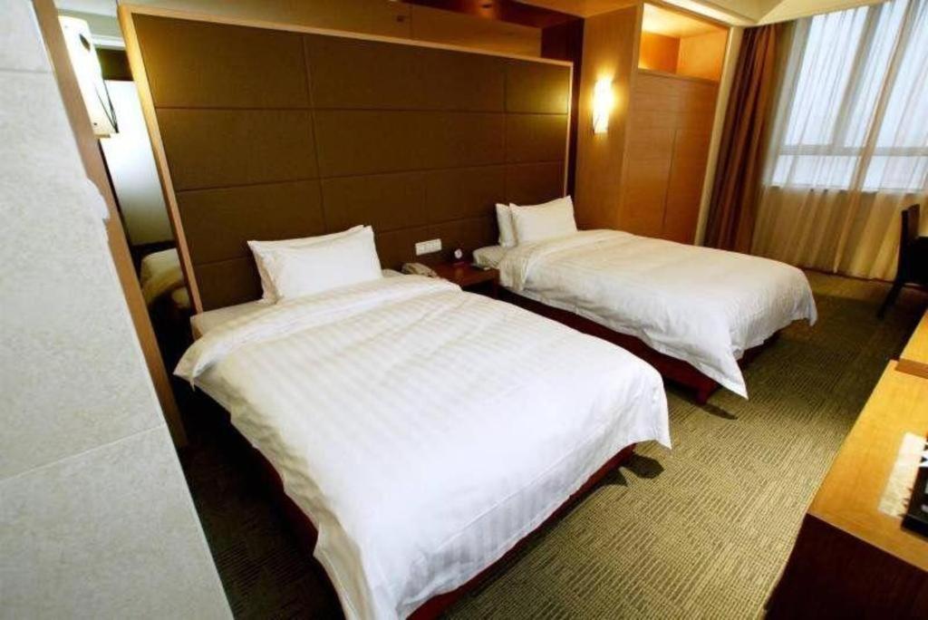 Huana Hotel Minhang Shanghai Bagian luar foto