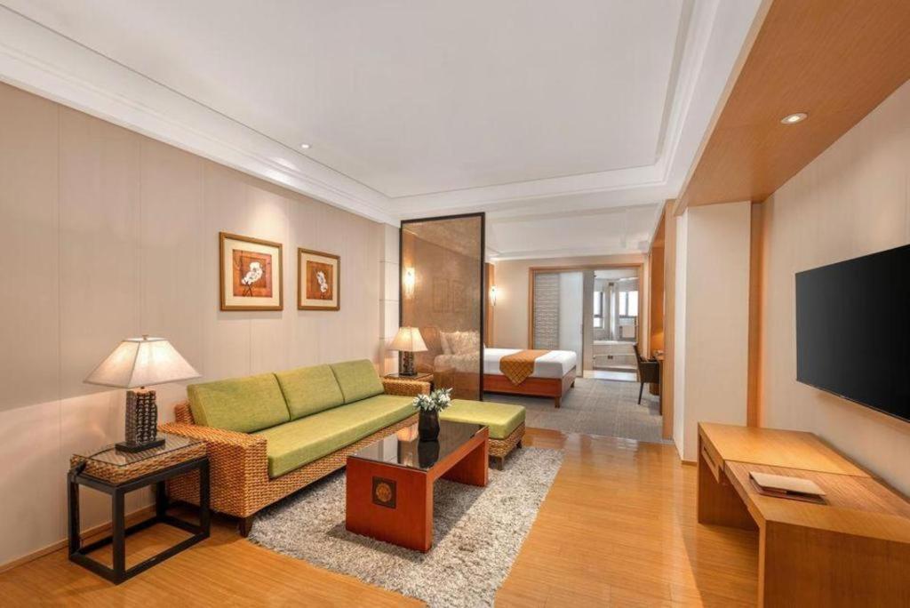 Huana Hotel Minhang Shanghai Bagian luar foto