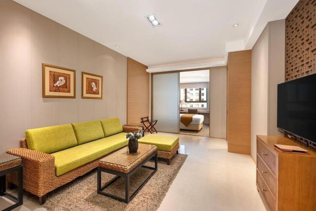 Huana Hotel Minhang Shanghai Bagian luar foto
